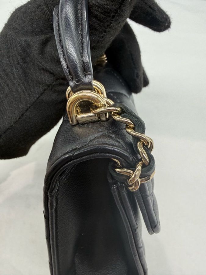 Chanel香奈兒 22A 黑金手柄小廢包-6