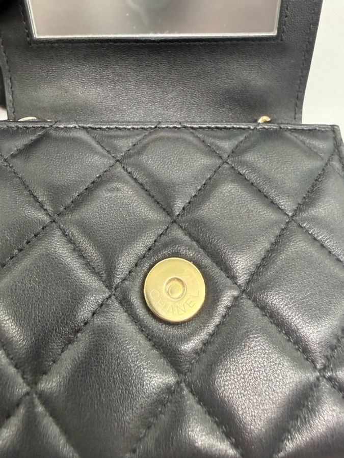Chanel香奈兒 22A 黑金手柄小廢包-14