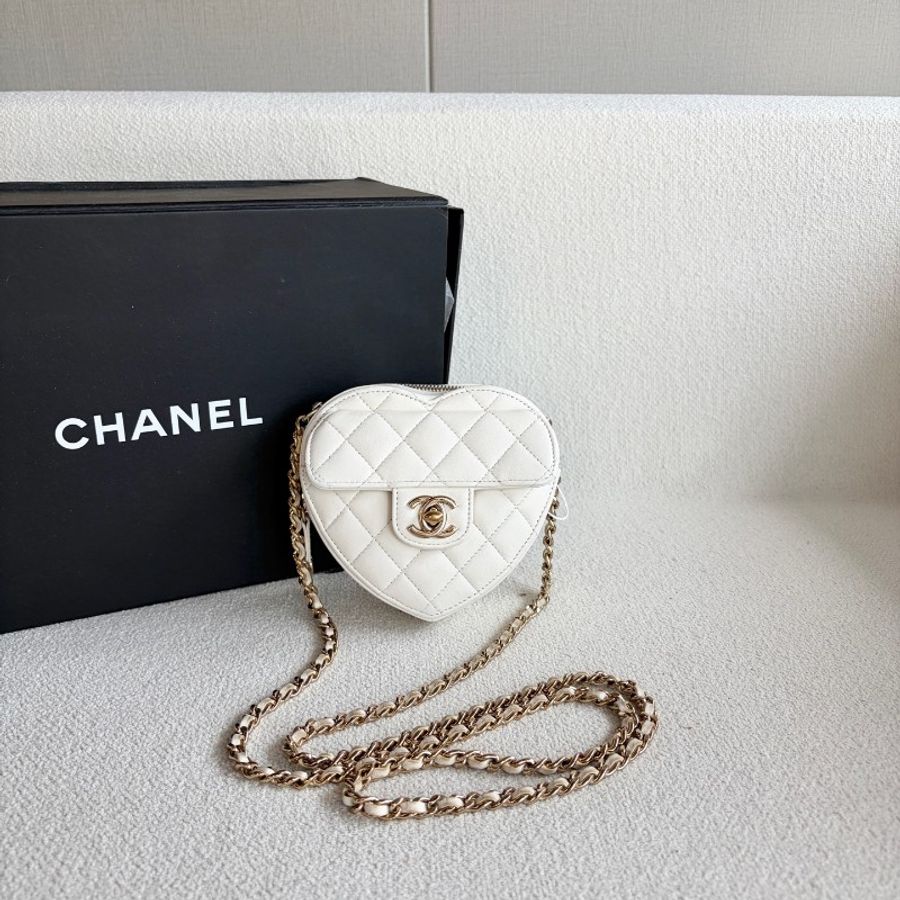 Chanel香奈兒白金愛心鏈條包白色金扣 羊皮-1