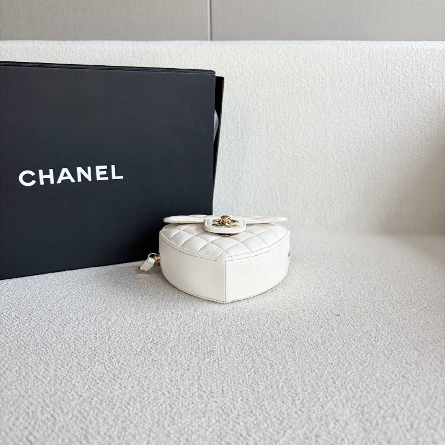 Chanel香奈兒白金愛心鏈條包白色金扣 羊皮-5