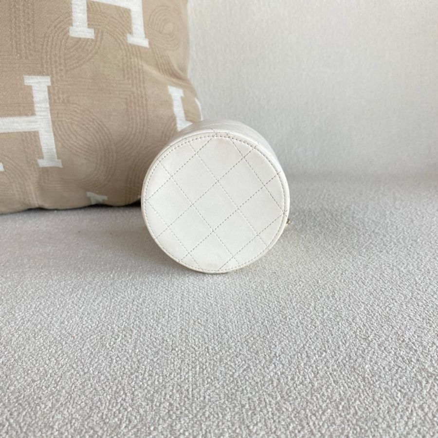 Chanel香奈兒白金小圓筒鏈條包
白色金扣 羊皮-5