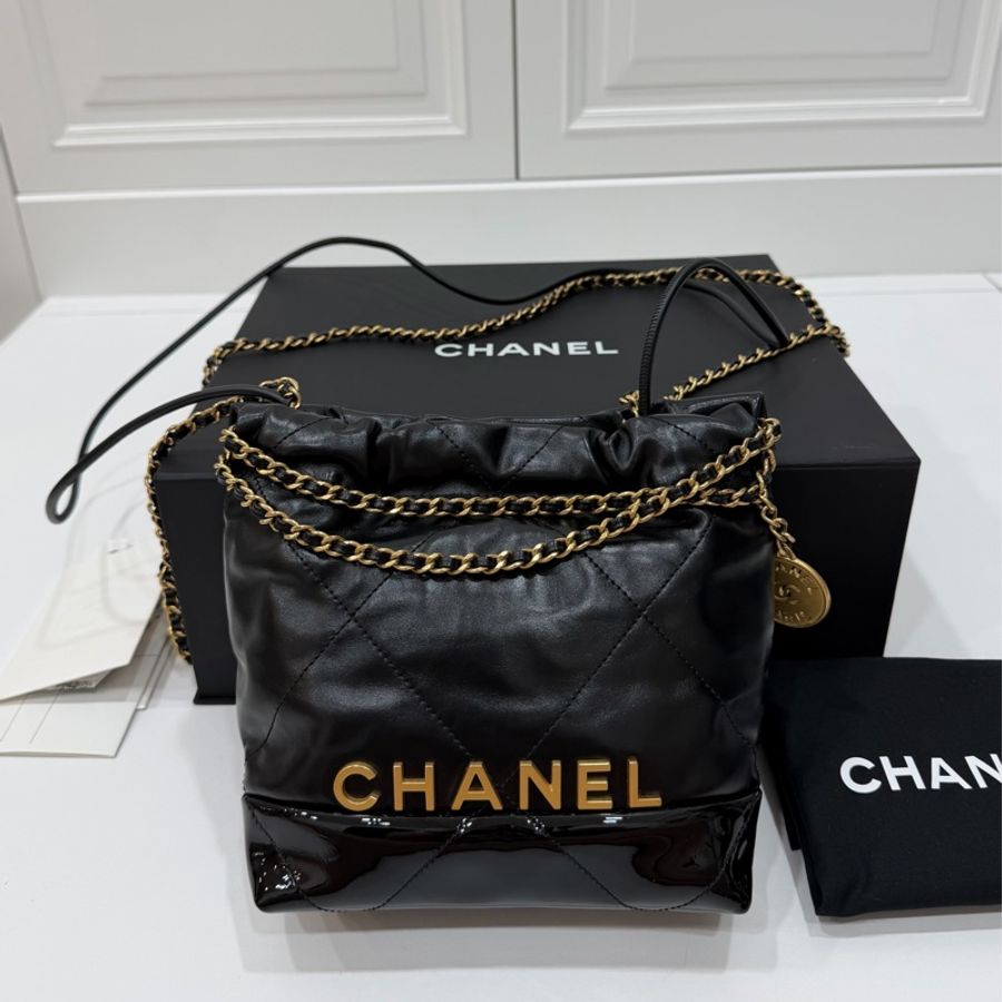 CHANEL 香奈兒 22bag mini 迷你 亮面小牛皮與金色金屬 黑金 斜背包 肩背包 手提包 後背包 垃圾袋-0