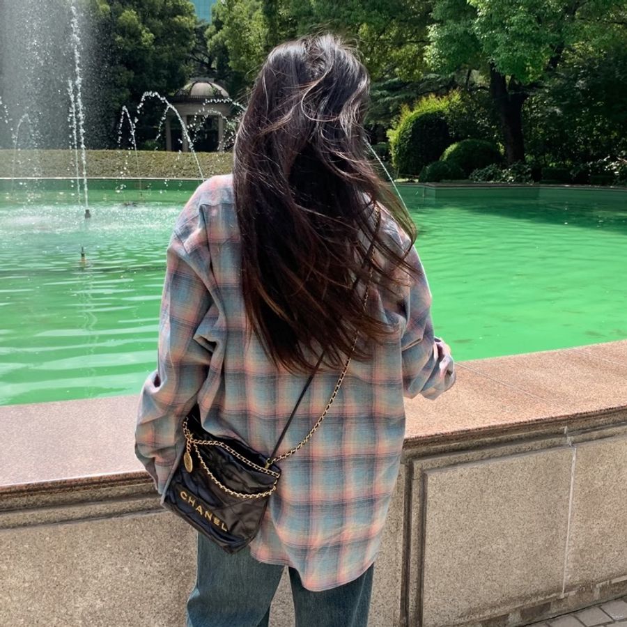 CHANEL 香奈兒 22bag mini 迷你 亮面小牛皮與金色金屬 黑金 斜背包 肩背包 手提包 後背包 垃圾袋-8