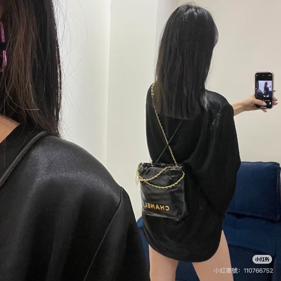 CHANEL 香奈兒 22bag mini 迷你 亮面小牛皮與金色金屬 黑金 斜背包 肩背包 手提包 後背包 垃圾袋-17