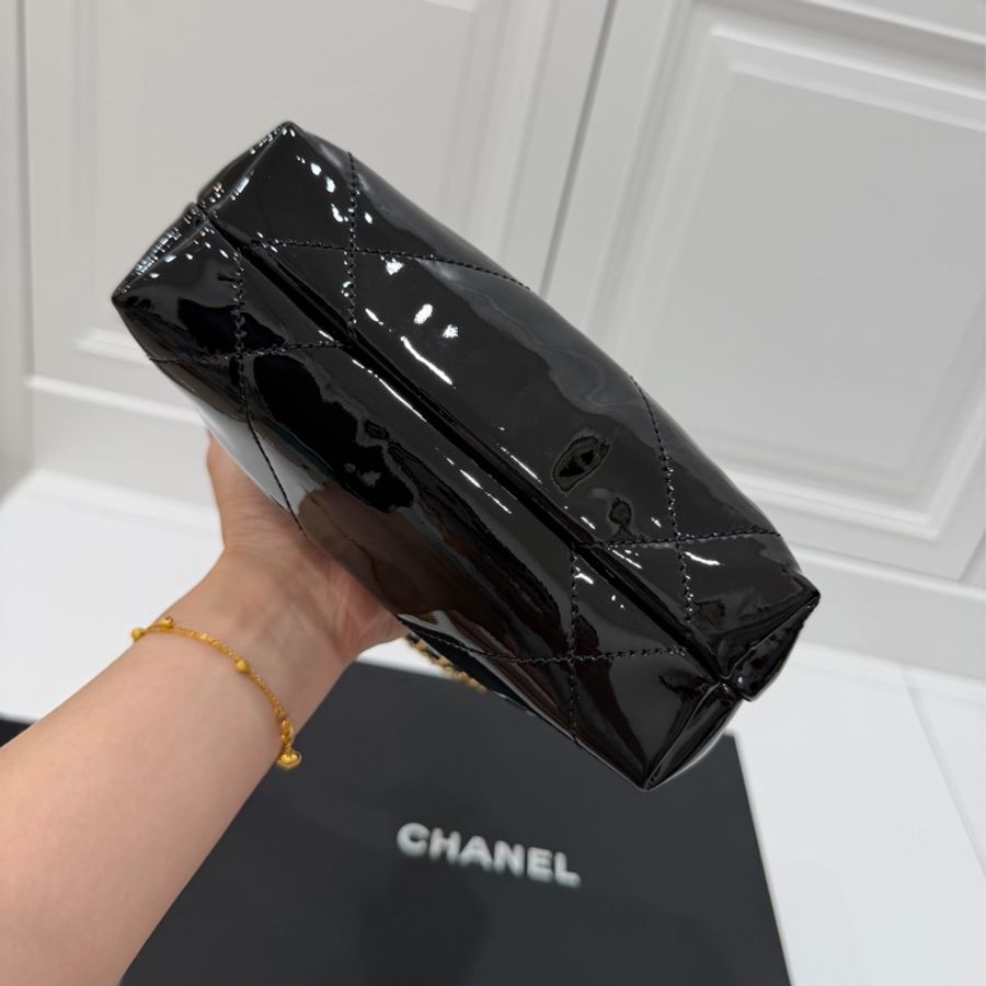 CHANEL 香奈兒 22bag mini 迷你 亮面小牛皮與金色金屬 黑金 斜背包 肩背包 手提包 後背包 垃圾袋-20