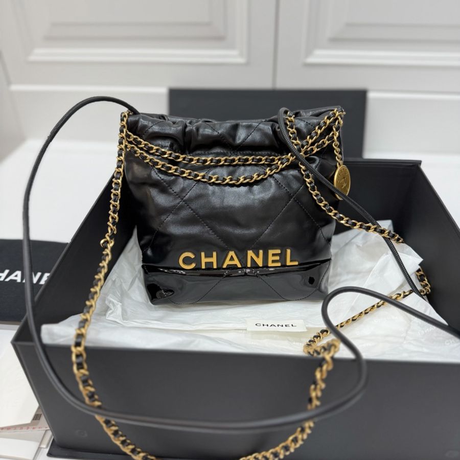 CHANEL 香奈兒 22bag mini 迷你 亮面小牛皮與金色金屬 黑金 斜背包 肩背包 手提包 後背包 垃圾袋-24
