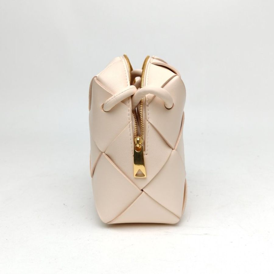 BOTTEGA VENETA 裸色牛皮金扣CassetteCamera相機包編織斜挎包肩背包-1