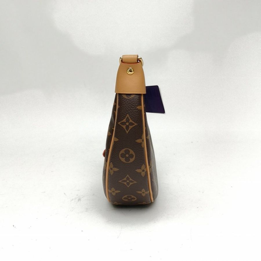 LOUIS VUITTON Loop豌豆包老花PVC金扣晶片肩背包-1