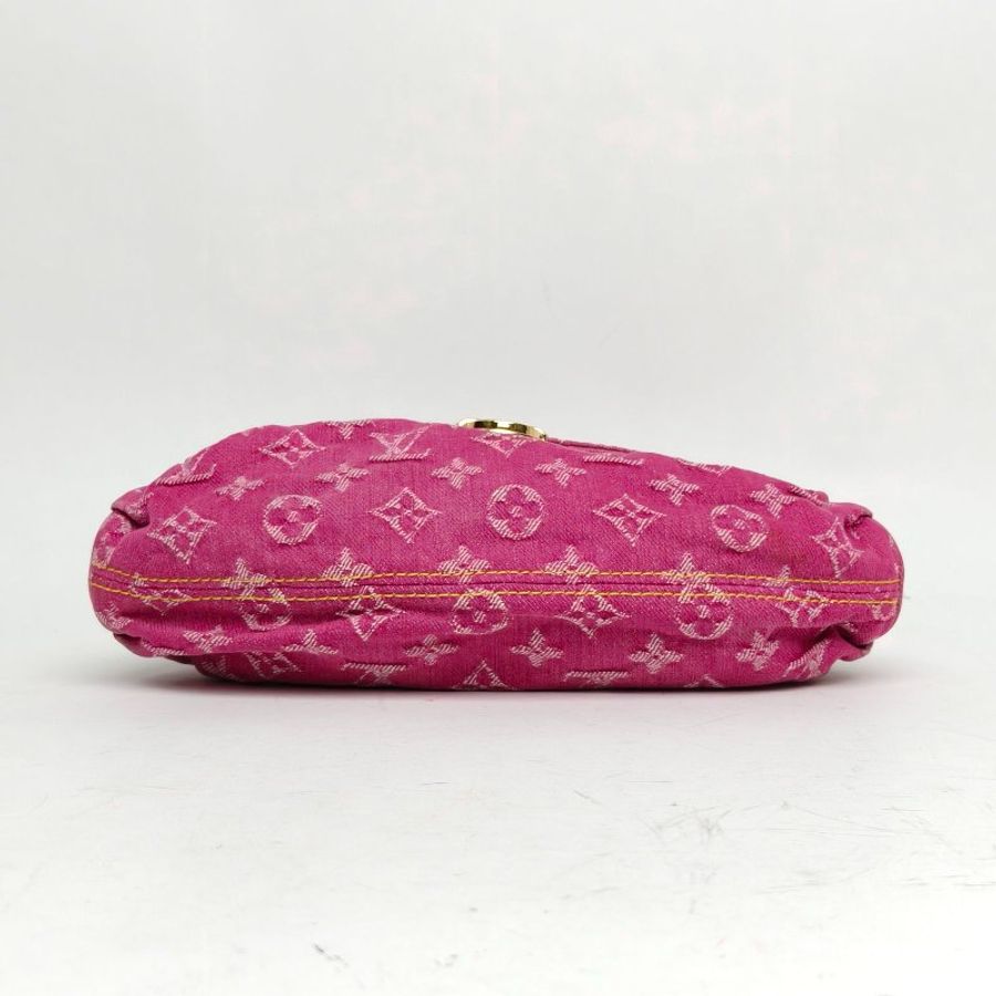 LOUIS VUITTON 紫紅色金扣2006中古丹寧牛仔腋下包元寶包肩背包-4
