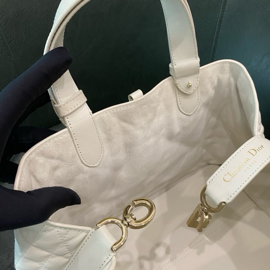 迪奧/Dior 中號 Dior Toujours 手袋土著 中號 奶白色 牛皮革超大藤格紋手提包-8