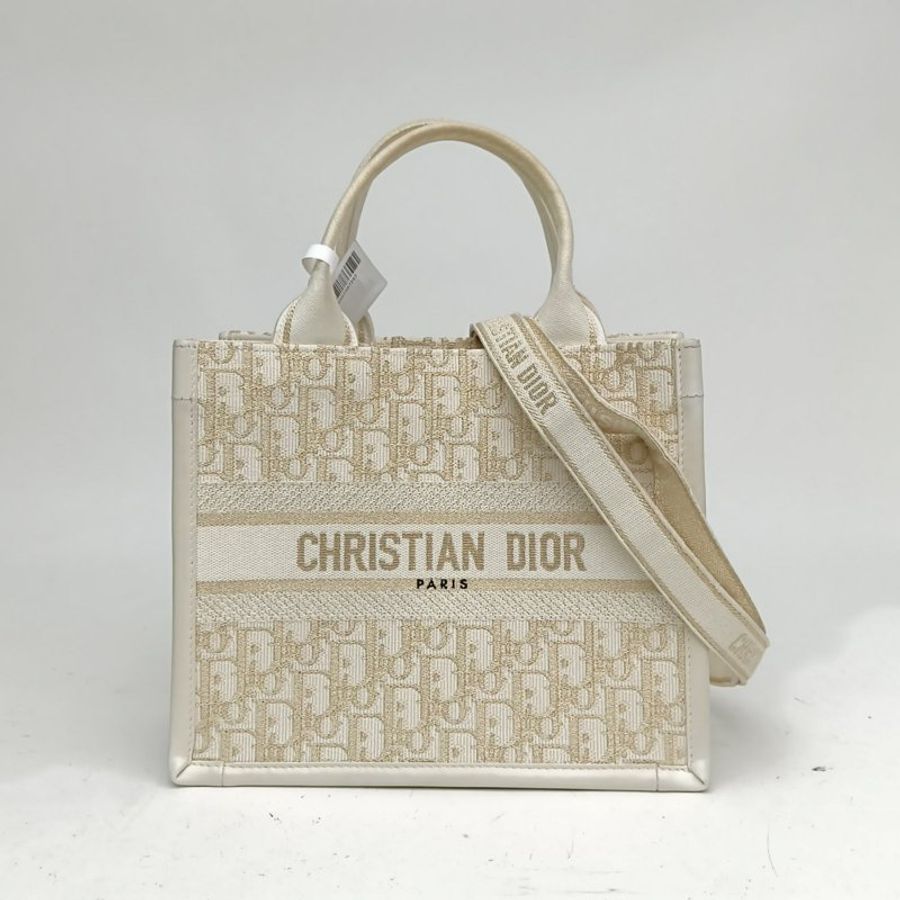 DIOR 米白色帆布金扣印花字母刺繡BookTote小號新款肩背包-0