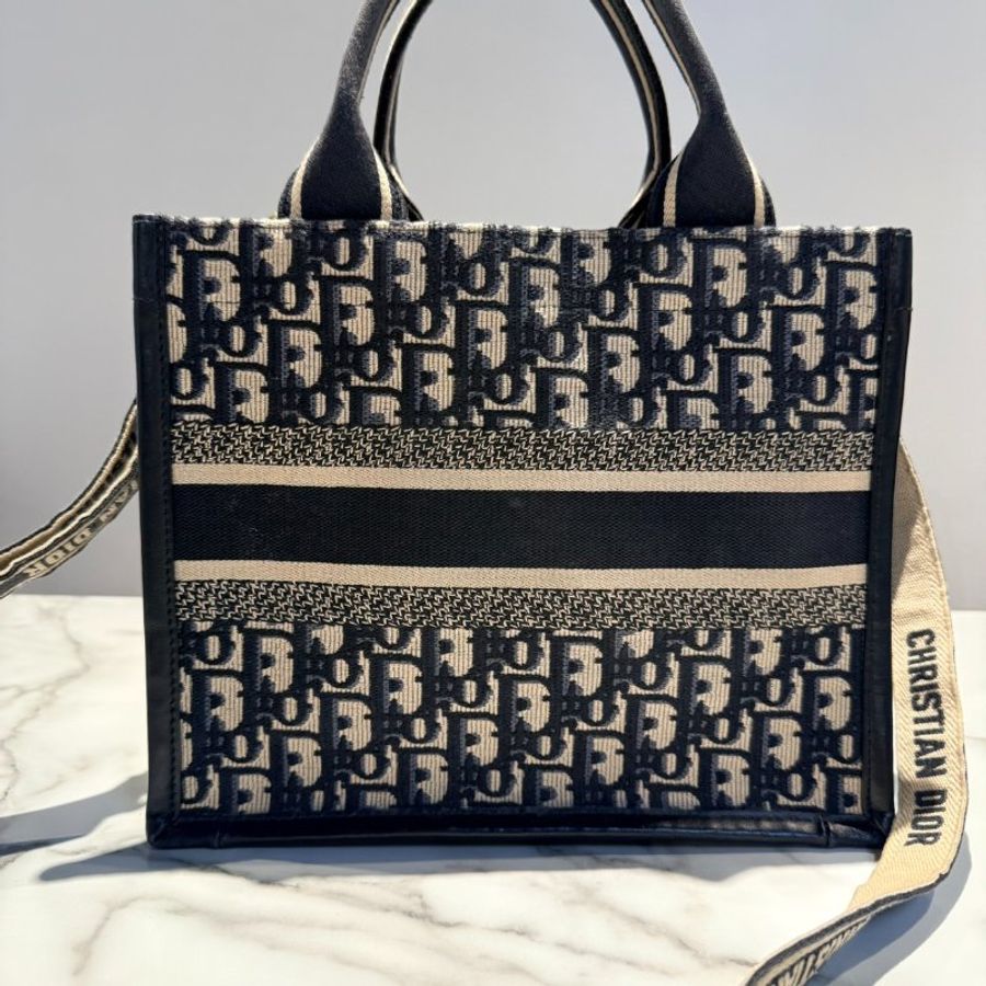 Dior Book Tote 小型托特包-1