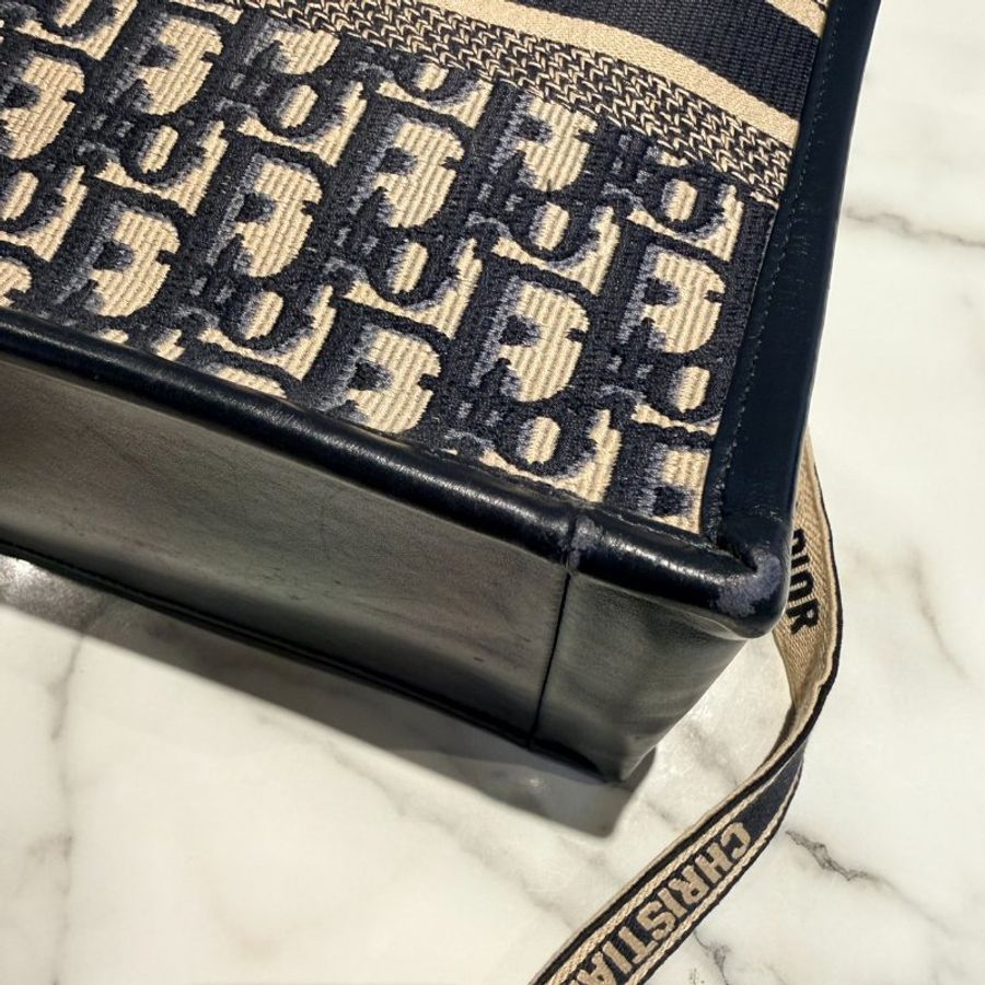 Dior Book Tote 小型托特包-11