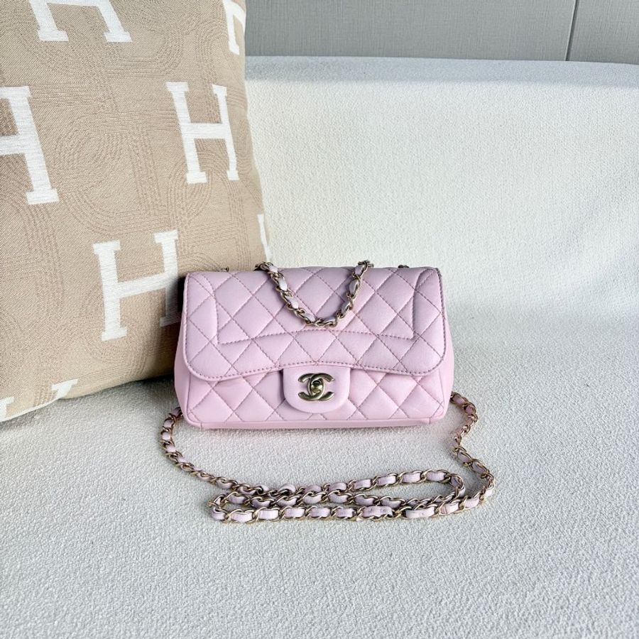 Chanel香奈兒CF系列鏈條包粉色金扣 羊皮-1