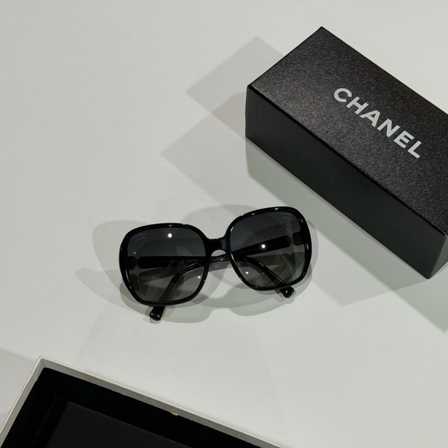 Chanel • 經典大框琺瑯釦墨鏡 🈶原廠盒裝-1