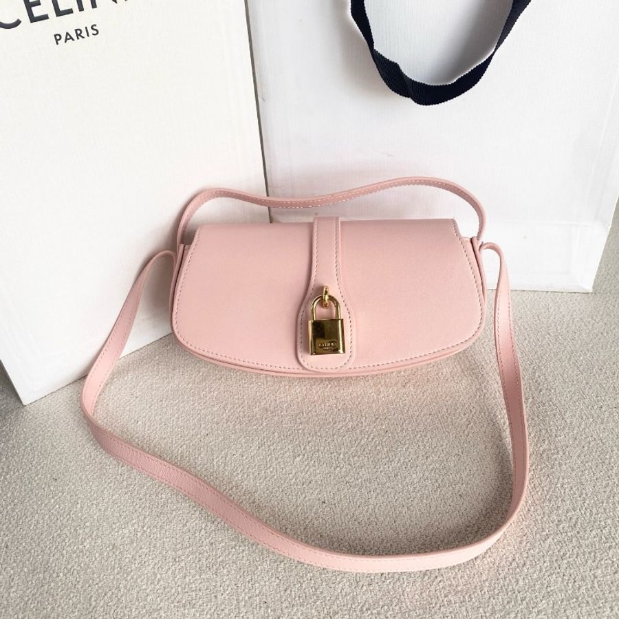 極新附票 Celine Tabou粉色全皮鎖頭腋下包-1