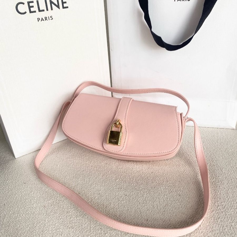 極新附票 Celine Tabou粉色全皮鎖頭腋下包-5
