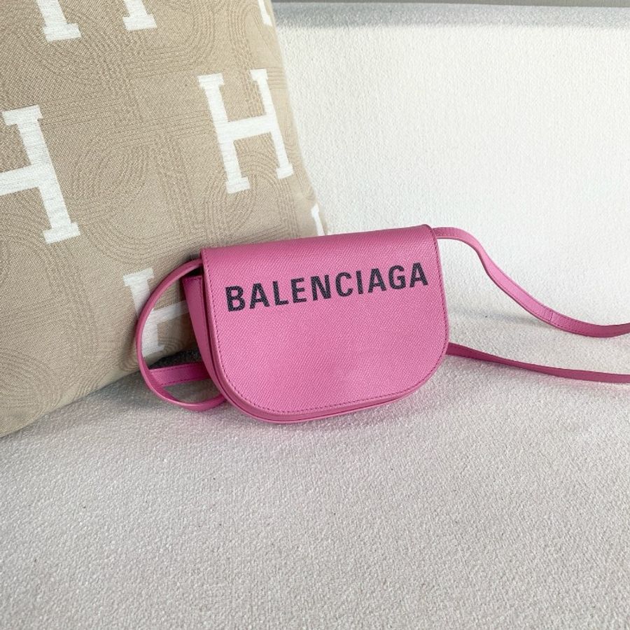 Balenciaga Day馬鞍包 粉色牛皮斜背包-3