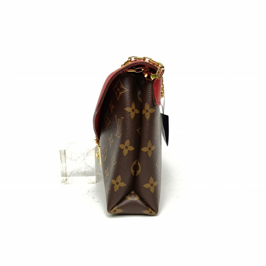 LOUIS VUITTON Pallas傳奇Chain鏈條信封包紅色PVC金扣肩背包-1