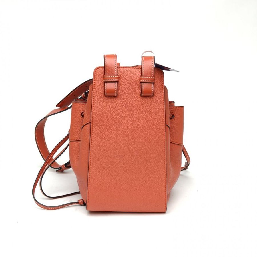 LOEWE Hammock吊床包小號紅色荔枝牛皮金扣肩背包-1