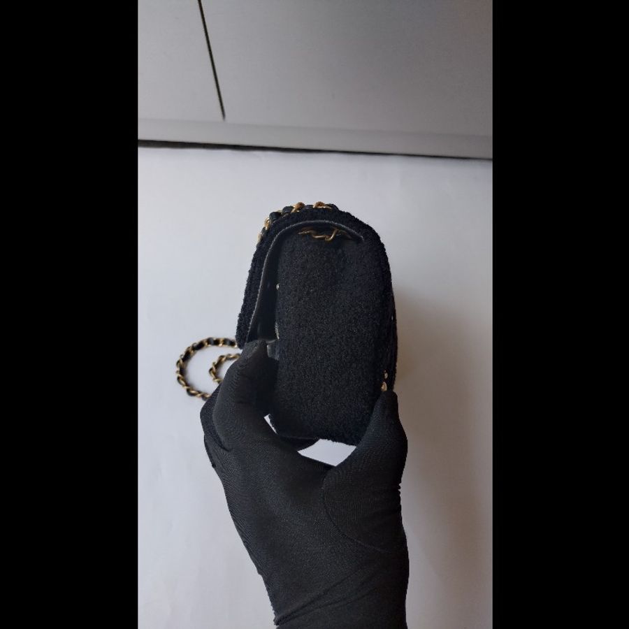 Chanel 秀款金鍊黑色毛呢珠珠口蓋包-14