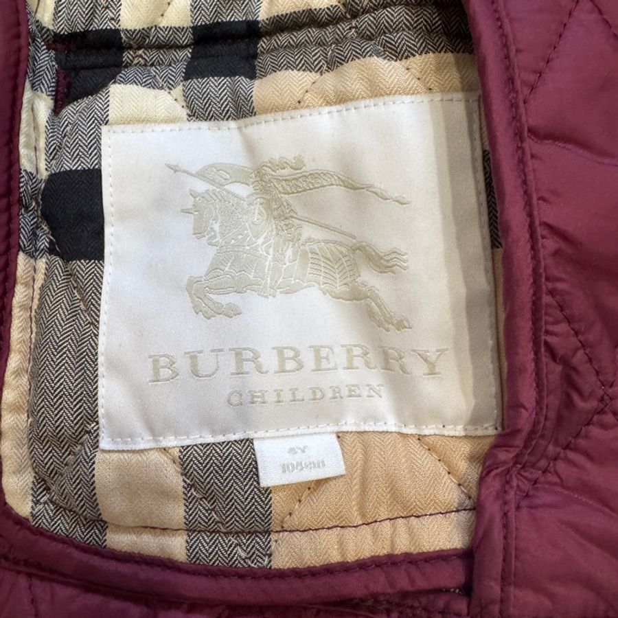Burberry 童裝 經典絎縫連帽羽絨外套(典雅葡萄紫)-7