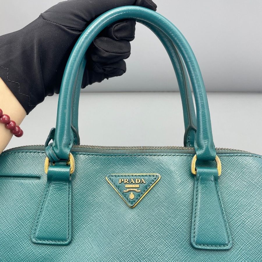 Prada 貝殼包中號湖綠色-4