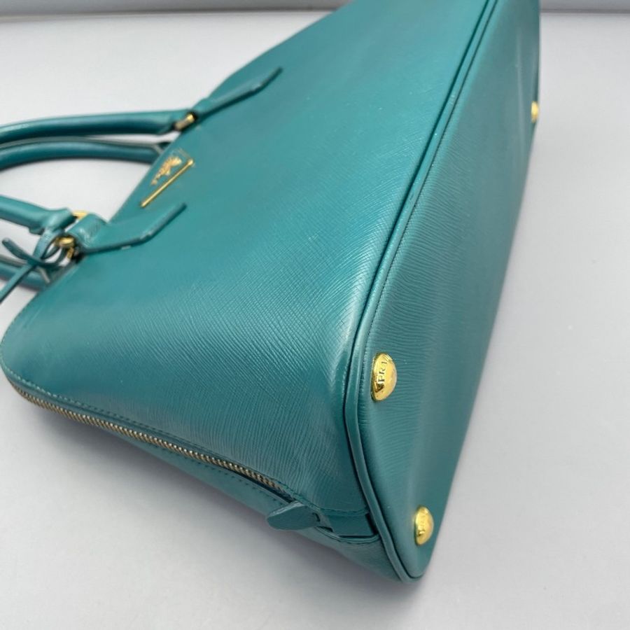 Prada 貝殼包中號湖綠色-6