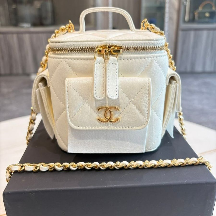 *SHIHNA名牌精品*CHANEL 白色菱格紋皮革小型化妝箱鍊包 (芯片款)-0