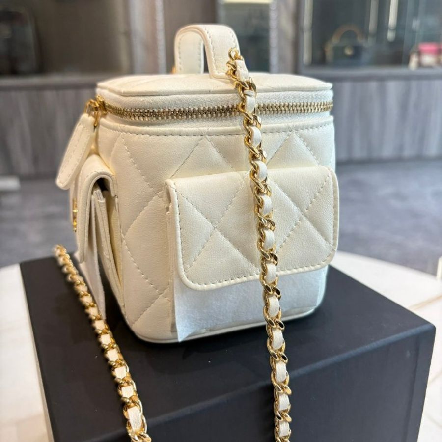 *SHIHNA名牌精品*CHANEL 白色菱格紋皮革小型化妝箱鍊包 (芯片款)-2