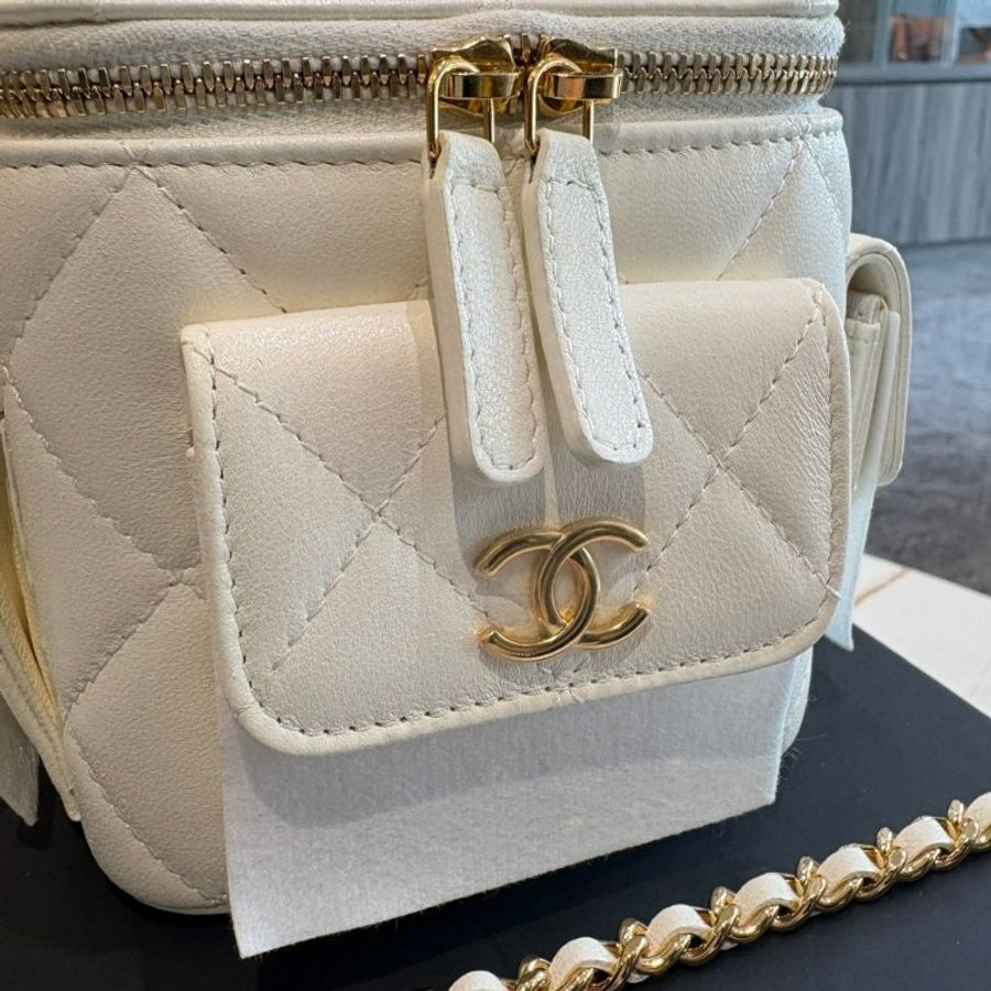 *SHIHNA名牌精品*CHANEL 白色菱格紋皮革小型化妝箱鍊包 (芯片款)-3