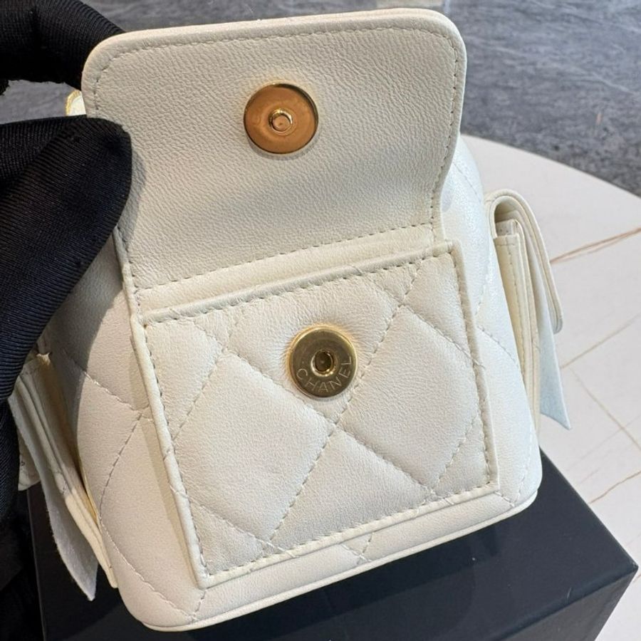 *SHIHNA名牌精品*CHANEL 白色菱格紋皮革小型化妝箱鍊包 (芯片款)-5