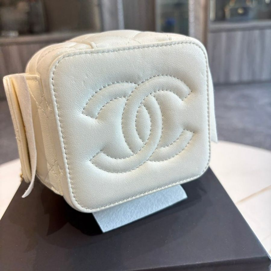*SHIHNA名牌精品*CHANEL 白色菱格紋皮革小型化妝箱鍊包 (芯片款)-7