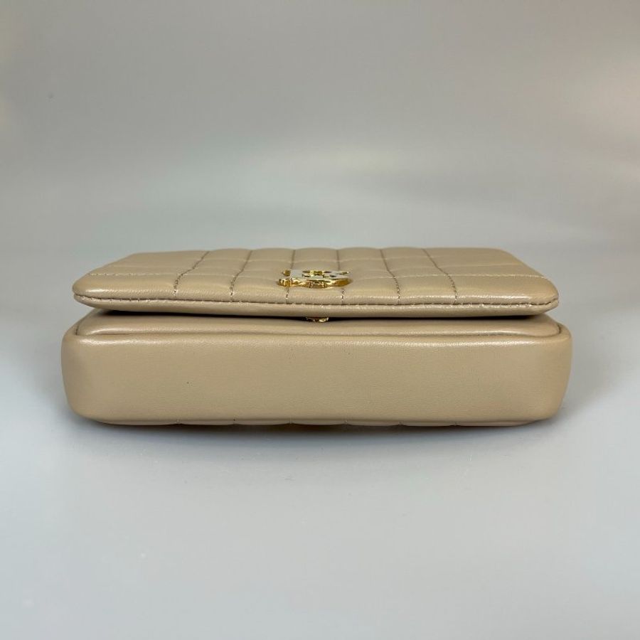 BURBERRY  奶茶色LOLA掀蓋側背包-4
