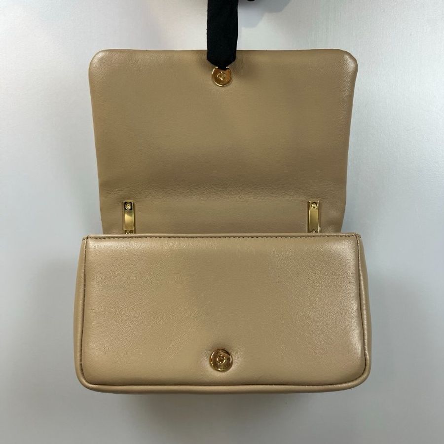 BURBERRY  奶茶色LOLA掀蓋側背包-5