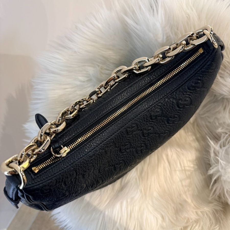 GUCCI GG Emblem 黑壓紋彎月包 中號-3