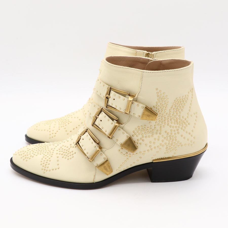 Chloé 蔻依 經典 Susanna 三皮帶金釦金色鉚釘 小牛皮 白色粗跟短靴-8