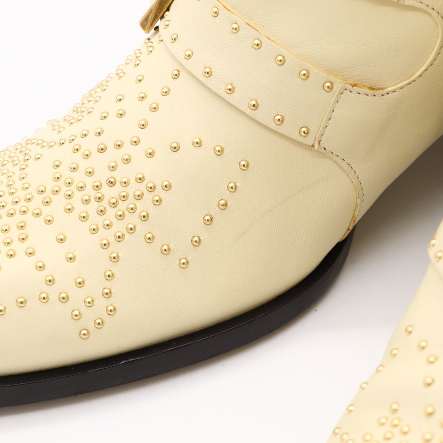Chloé 蔻依 經典 Susanna 三皮帶金釦金色鉚釘 小牛皮 白色粗跟短靴-10