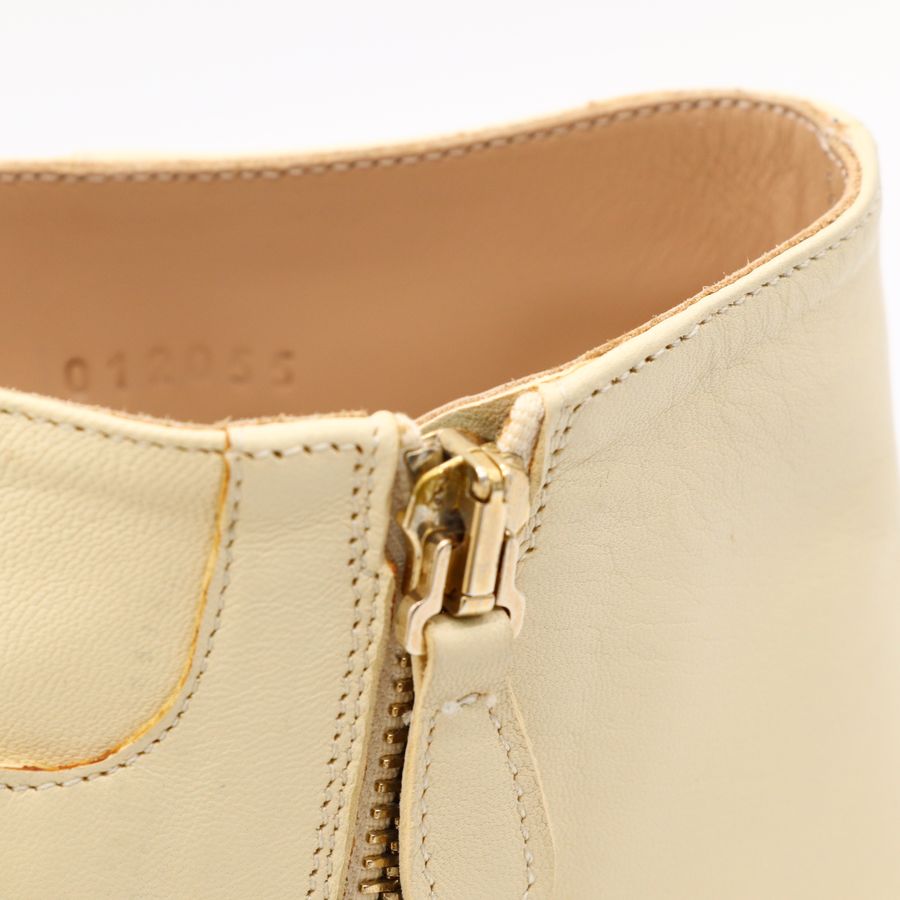 Chloé 蔻依 經典 Susanna 三皮帶金釦金色鉚釘 小牛皮 白色粗跟短靴-19