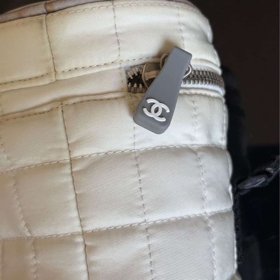 Chanel • 經典運動系列方標小圓筒包-14