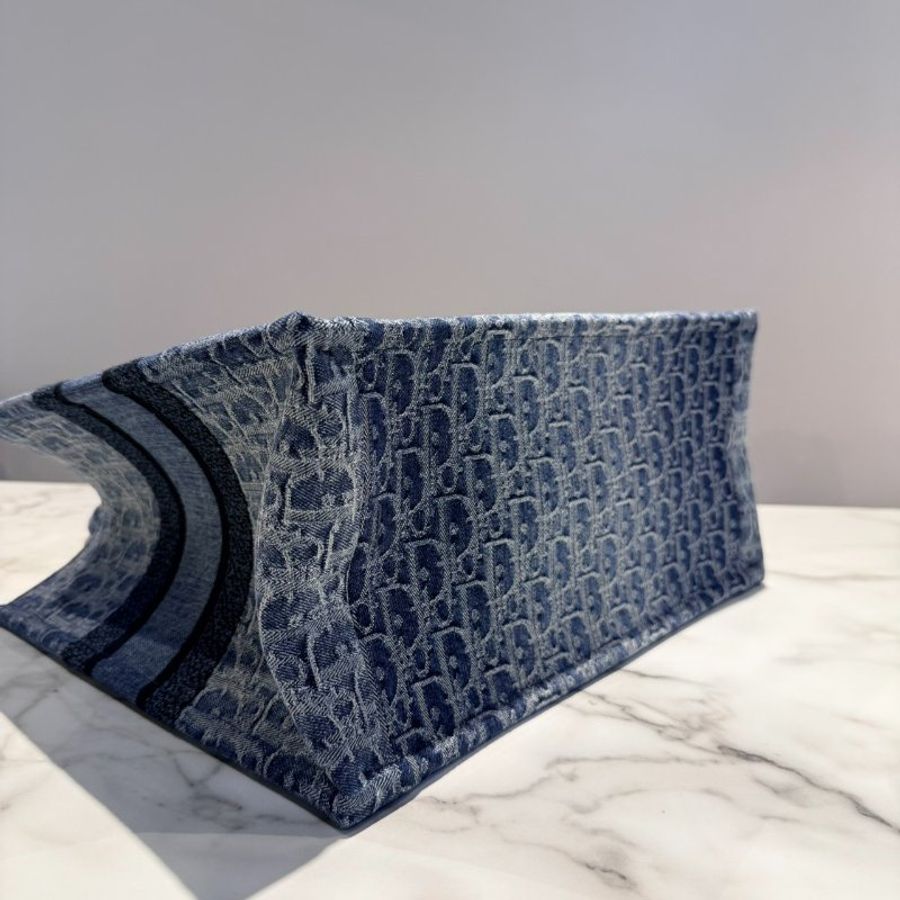 DIOR Book Tote 單寧緹花大號托特包-4