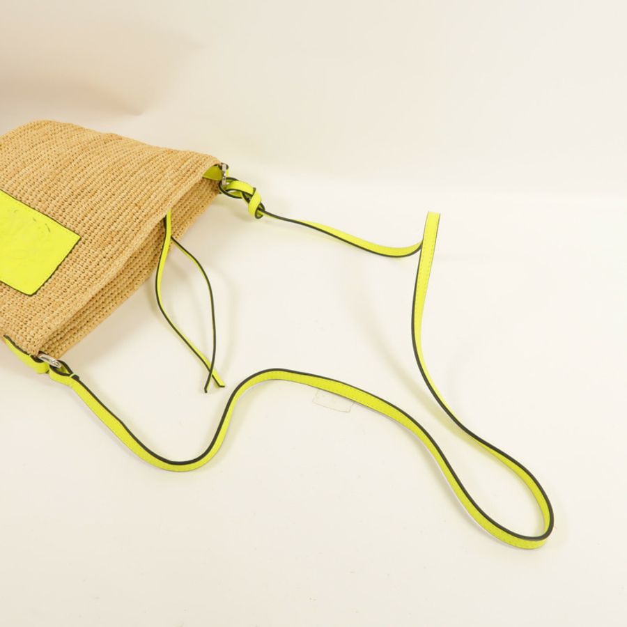 LOEWE Raffia Slit Pochette肩背袋-5