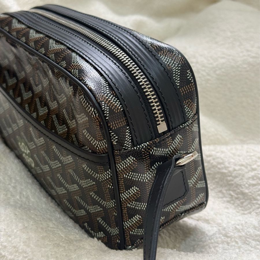 (2026韓國購證🇰🇷全配)全新Goyard Cap-Vert 黑色四葉草彩繪相機包-6