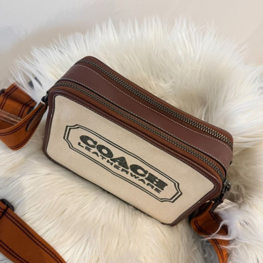 Coach Charter Crossbody24斜背包-1