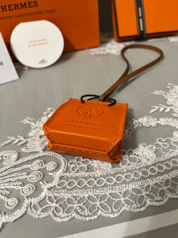 HERMÈS 愛馬仕《全新全配》Sac Orange 小橘購物袋吊飾|經典橘色|台灣專櫃購入-23