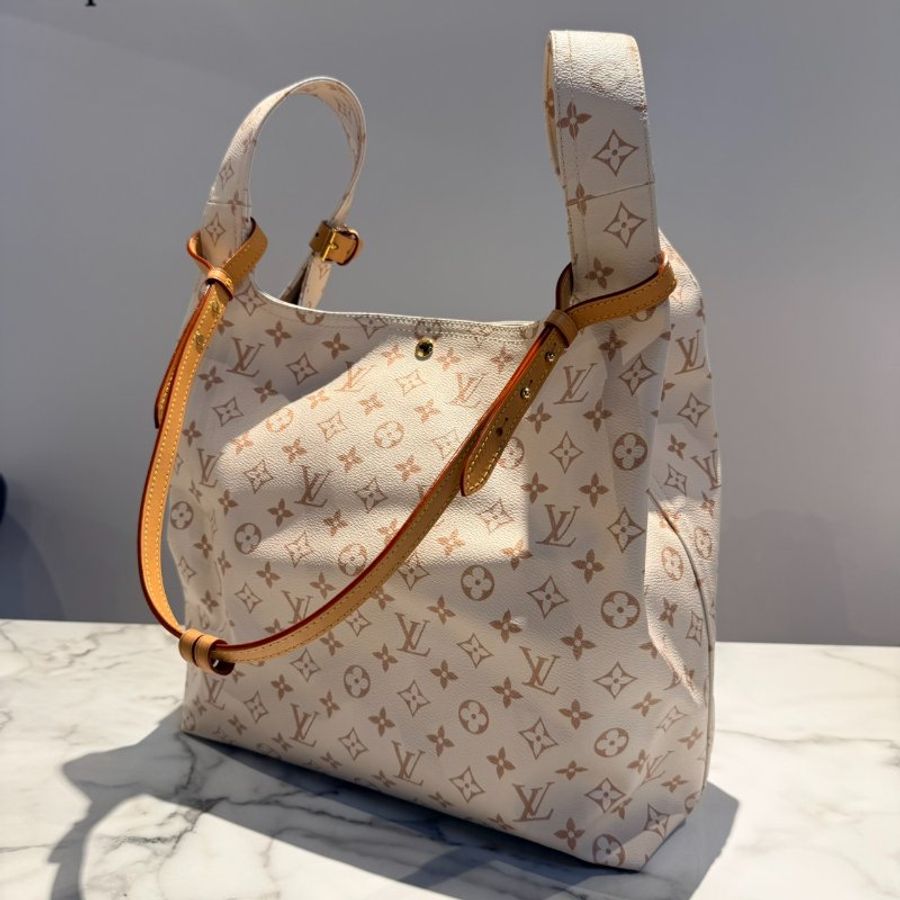 LV Atlantis GM 沙丘色 手提肩背包-1