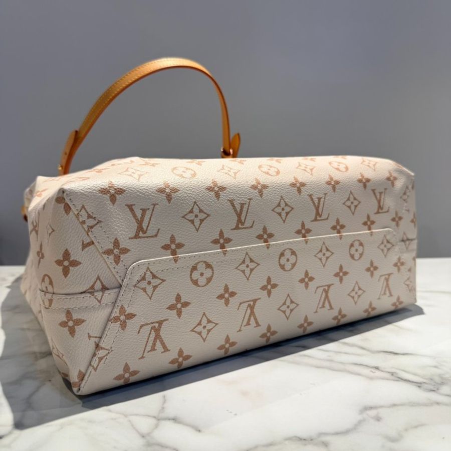 LV Atlantis GM 沙丘色 手提肩背包-2
