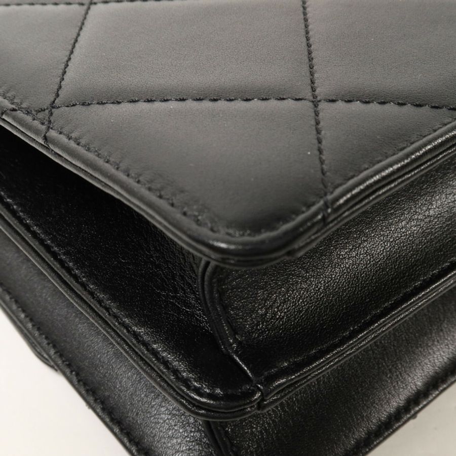 CHANEL 羊皮皮革Octagonal Buckle Mini Flap Bag鏈帶肩背袋-12