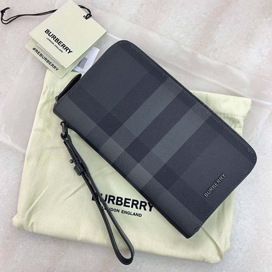 Burberry long wallet 8066839-0