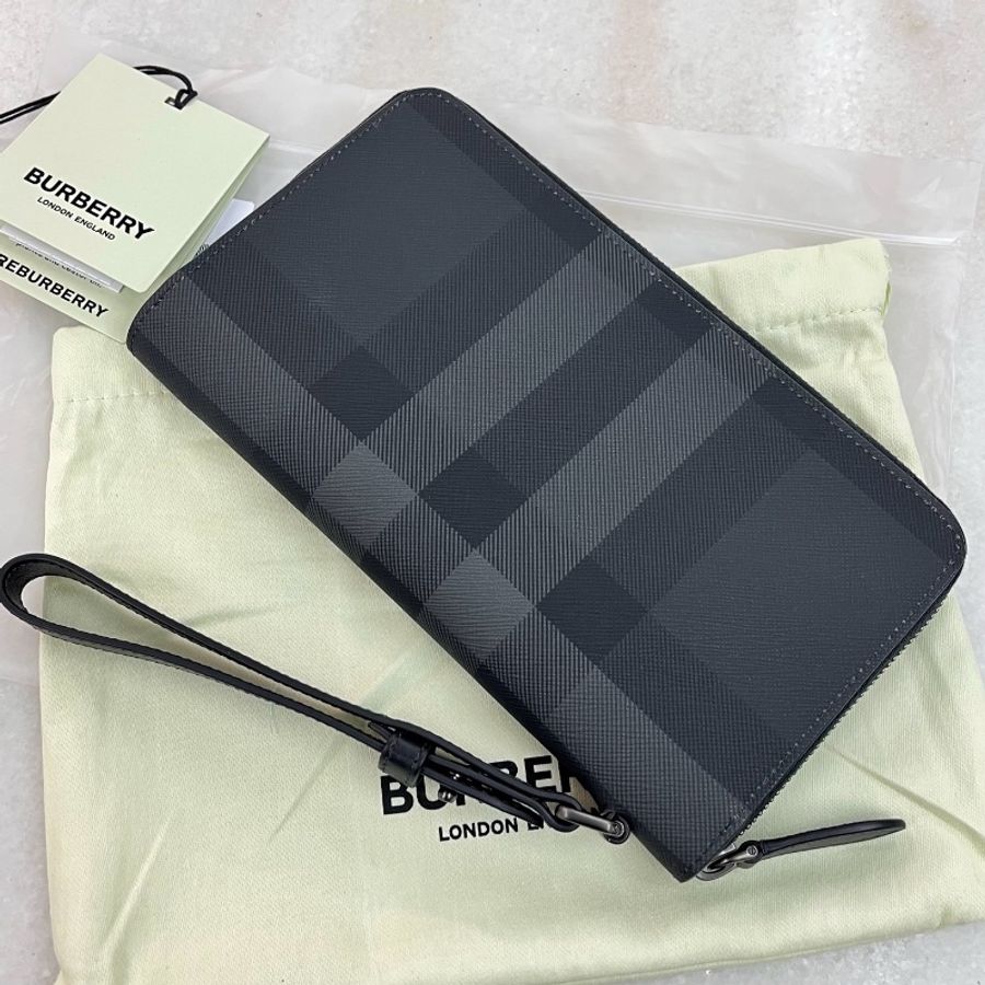Burberry long wallet 8066839-1